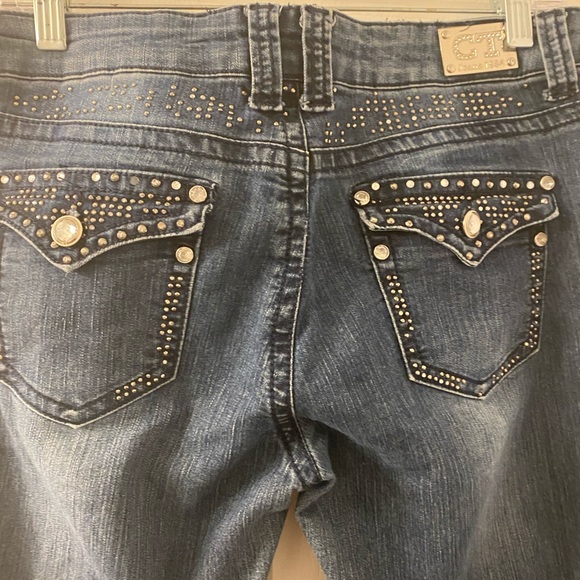 Perfect to used with 🥾, pretty nice pants - Picture 1 of 6